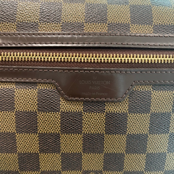 Authentic LOUIS VUITTON Spencer Messenger Bag in Damier Ebene - Picture 4 of 16